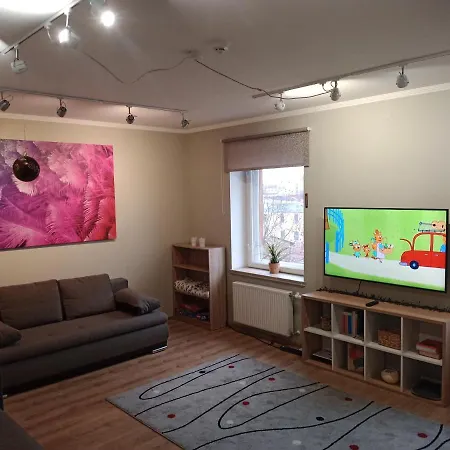 Family Or Group In Center Apartment *